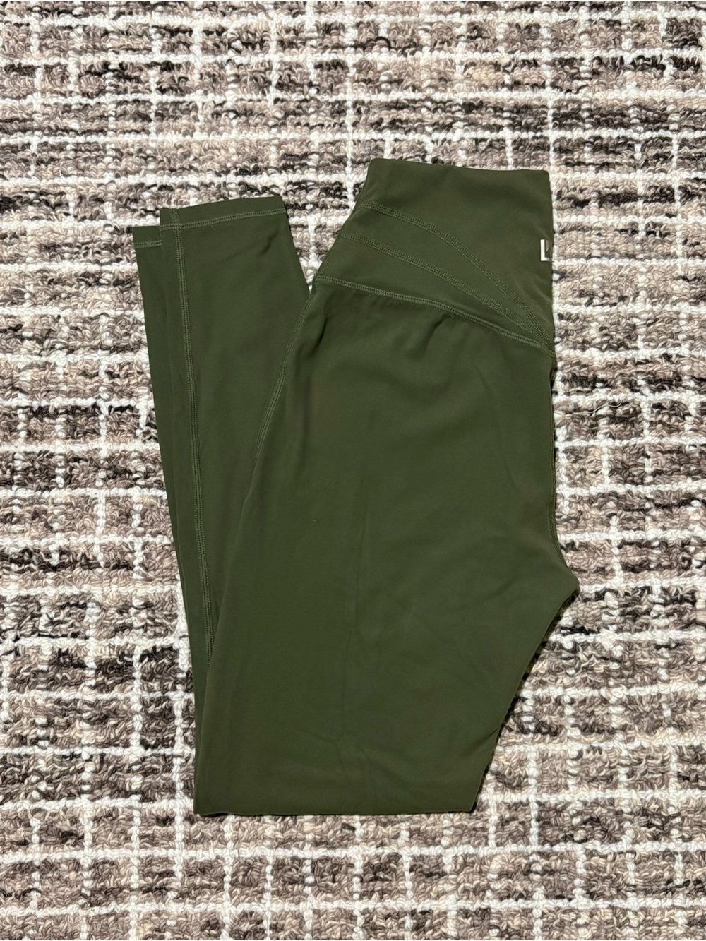 Buffbunny olive green legacy leggings with gold B logo, size medium